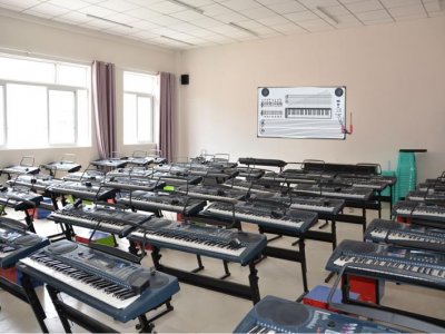 數(shù)字化音樂室：低配5萬元左右，中配8萬元左右，高配12萬元左右，詳情請(qǐng)咨詢：13705898592